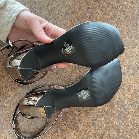 MARC FISHER LTD ARTHUR- PEWTER, SIZE 9M - Picture 9 of 11